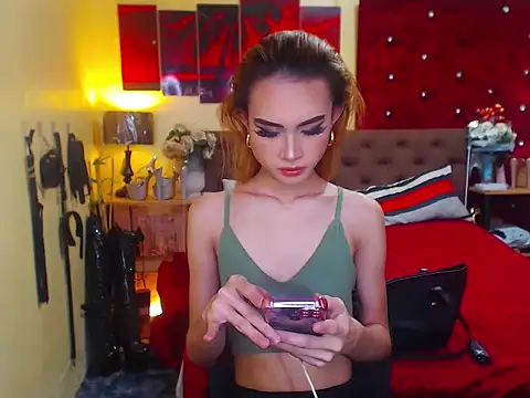 MeatyhorsecockMistress online show from 10/24/25, 12:48