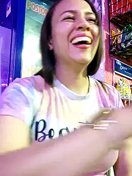 Snapshot of Nanybaker95 chatting on 02/21/25, 12:27 Nanybaker95 online show from 02/21/25, 12:27