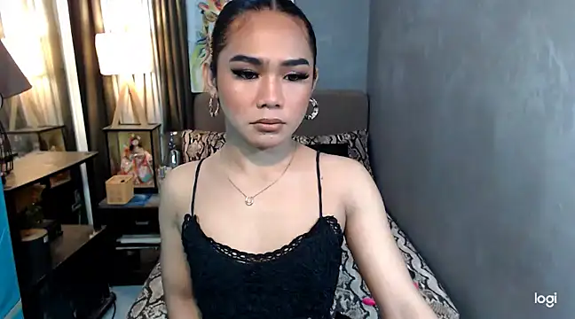 MajaSalvador online show from 01/10/25, 04:20