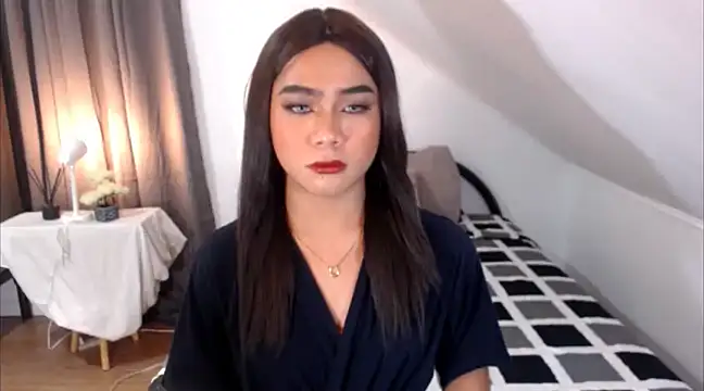 MajaSalvador online show from 01/04/25, 03:17