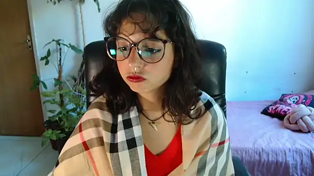 Snapshot of myamillor chatting on 12/18/25, 11:25 myamillor online show from 12/18/25, 11:25