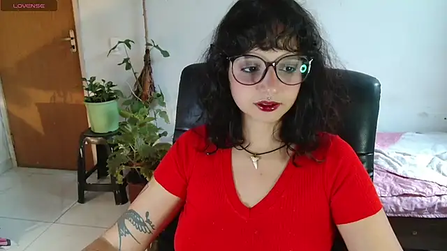 Snapshot of myamillor chatting on 11/23/25, 08:08 myamillor online show from 11/23/25, 08:08