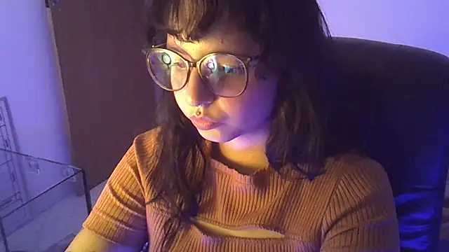 Snapshot of myamillor chatting on 12/07/24, 10:45 myamillor online show from 12/07/24, 10:45