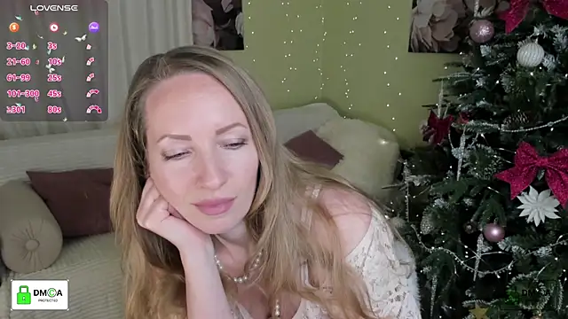 Queenymel online show from 12/21/25, 04:41