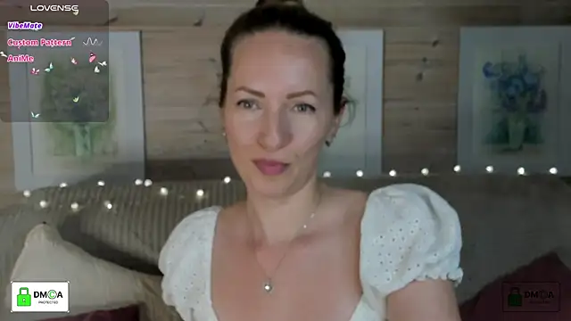 Queenymel online show from 09/25/25, 03:40