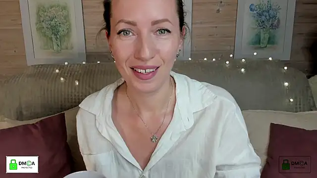 Queenymel online show from 10/02/25, 03:59