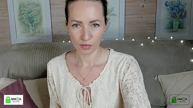 Queenymel online show from 10/26/25, 03:23