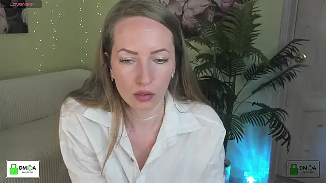 Queenymel online show from 04/15/26, 02:32