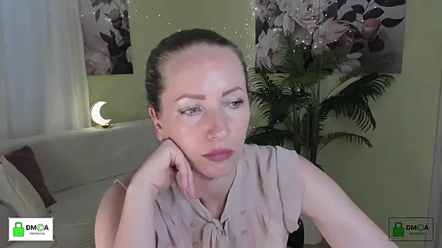 Snapshot of Queenymel chatting on 07/16/26, 04:15 Queenymel online show from 07/16/26, 04:15