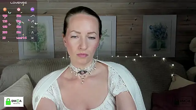 Queenymel online show from 10/28/25, 04:06