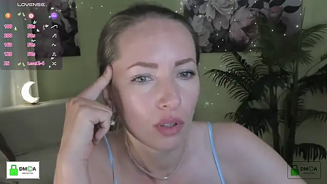 Snapshot of Queenymel chatting on 07/21/26, 11:22 Queenymel online show from 07/21/26, 11:22