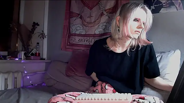 Alien Bella online show from 03/14/26, 09:10