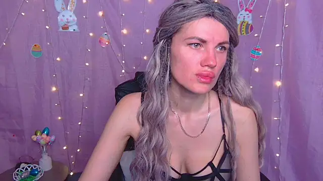 MilaLoona online show from 04/11/26, 06:32