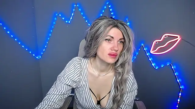 MilaLoona online show from 04/19/26, 06:03