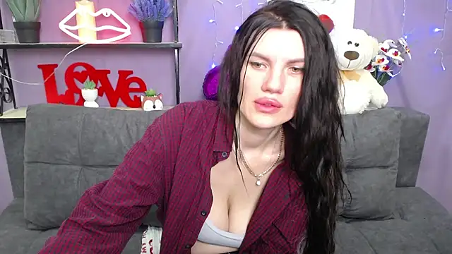 Snapshot of MilaLoona chatting on 03/19/25, 04:13 MilaLoona online show from 03/19/25, 04:13
