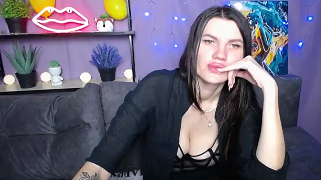 Snapshot of MilaLoona chatting on 01/23/25, 04:15 MilaLoona online show from 01/23/25, 04:15