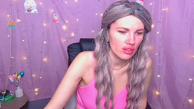 MilaLoona online show from 04/09/26, 06:15