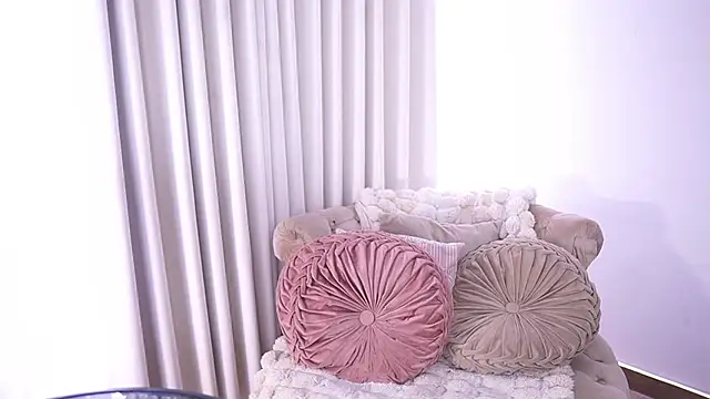 divavirtual11 online show from 11/30/25, 01:34