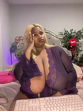 Snapshot of BigFineSelena chatting on 01/24/25, 12:31 BigFineSelena online show from 01/24/25, 12:31