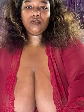 Snapshot of BigFineSelena chatting on 02/03/26, 12:10 BigFineSelena online show from 02/03/26, 12:10