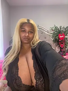 Snapshot of BigFineSelena chatting on 02/06/25, 02:58 BigFineSelena online show from 02/06/25, 02:58