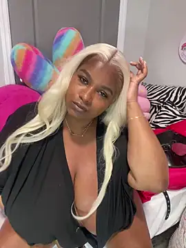 Snapshot of BigFineSelena chatting on 09/20/25, 12:43 BigFineSelena online show from 09/20/25, 12:43