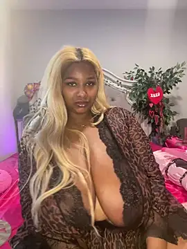 Snapshot of BigFineSelena chatting on 01/30/25, 06:10 BigFineSelena online show from 01/30/25, 06:10