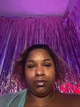 Snapshot of BigFineSelena chatting on 02/15/26, 11:31 BigFineSelena online show from 02/15/26, 11:31