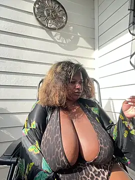 BigFineSelena online show from 05/04/26, 02:20