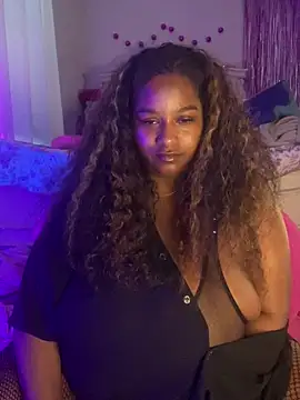 Snapshot of BigFineSelena chatting on 06/12/26, 01:03 BigFineSelena online show from 06/12/26, 01:03