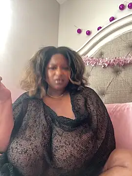 Snapshot of BigFineSelena chatting on 04/11/26, 03:05 BigFineSelena online show from 04/11/26, 03:05