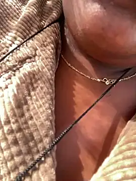 Snapshot of BigFineSelena chatting on 04/12/26, 02:09 BigFineSelena online show from 04/12/26, 02:09