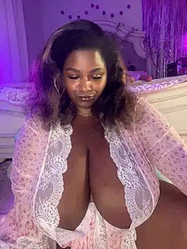 Snapshot of BigFineSelena chatting on 03/28/26, 10:38 BigFineSelena online show from 03/28/26, 10:38