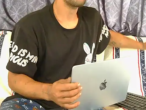 Snapshot of goodick4u28 chatting on 06/09/26, 03:02 goodick4u28 online show from 06/09/26, 03:02