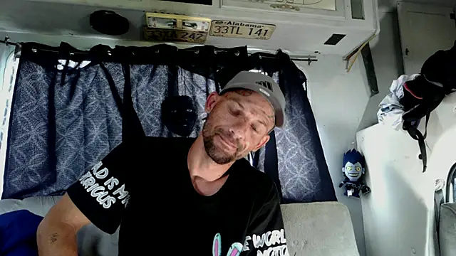 Snapshot of goodick4u28 chatting on 05/24/26, 01:33 goodick4u28 online show from 05/24/26, 01:33
