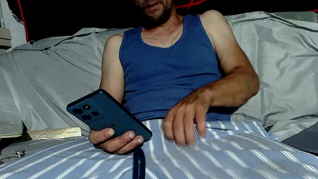 Snapshot of goodick4u28 chatting on 05/15/26, 04:32 goodick4u28 online show from 05/15/26, 04:32