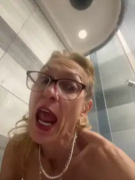 adella13 online show from 01/21/25, 09:24