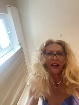 adella13 online show from 01/09/25, 10:20