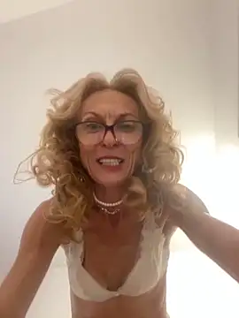 adella13 online show from 12/06/24, 10:43