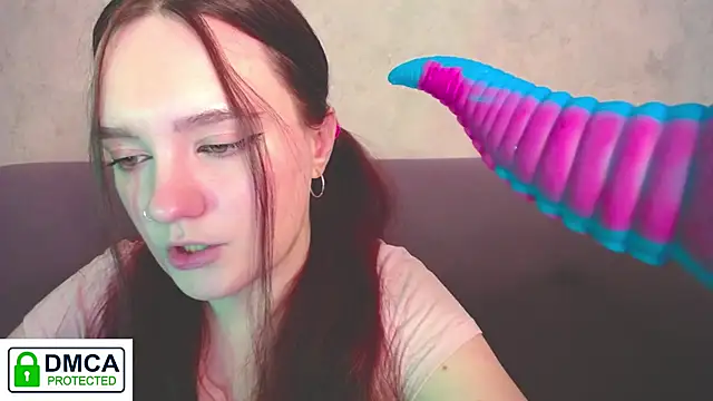 Alyssa   Scarlet online show from 12/19/25, 08:49