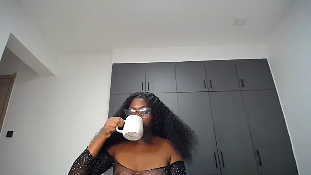 Snapshot of Pretty_Liya08 chatting on 05/18/26, 07:40 Pretty Liya08 online show from 05/18/26, 07:40