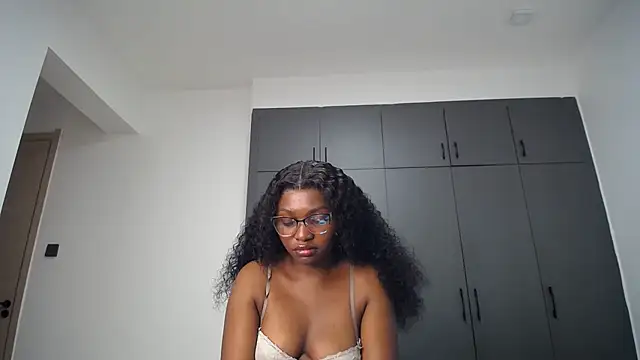 Snapshot of Pretty_Liya08 chatting on 05/15/26, 02:37 Pretty Liya08 online show from 05/15/26, 02:37