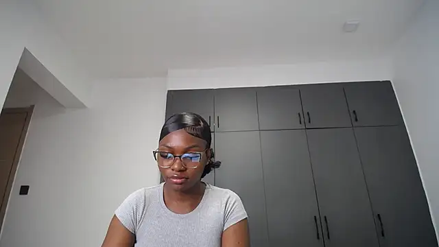 Snapshot of Pretty_Liya08 chatting on 06/08/26, 01:39 Pretty Liya08 online show from 06/08/26, 01:39