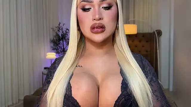 Your Majesty Tyra online show from 10/12/25, 05:09