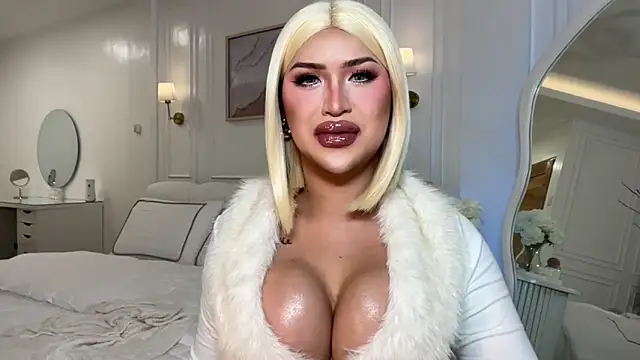 Your Majesty Tyra online show from 07/12/26, 04:57