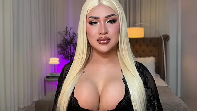 Your Majesty Tyra online show from 09/27/25, 03:56