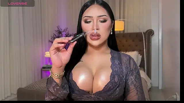 Your Majesty Tyra online show from 11/26/25, 05:07