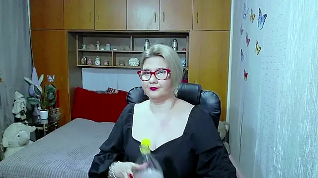 LucilleFenlys online show from 03/31/26, 09:06