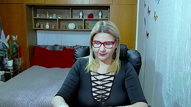 LucilleFenlys online show from 03/15/26, 07:32