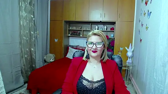 Snapshot of LucilleFenlys chatting on 02/12/25, 09:43 LucilleFenlys online show from 02/12/25, 09:43